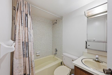 Condo in Fort Lauderdale, Florida, 2 bedrooms № 2272487 - photo 16