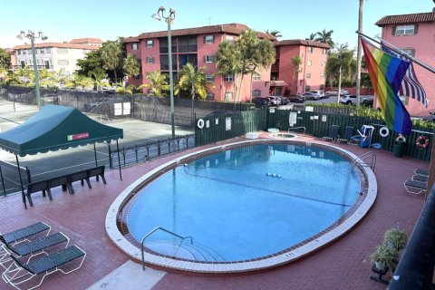 Condo in Fort Lauderdale, Florida, 2 bedrooms № 2272487 - photo 22