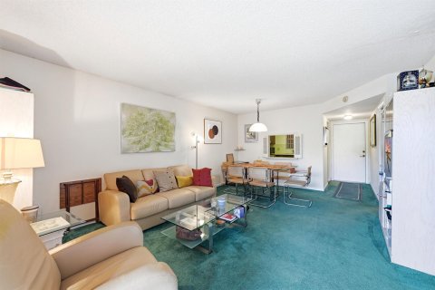 Condo in Fort Lauderdale, Florida, 2 bedrooms № 2272487 - photo 10