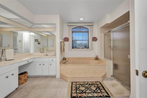 House in Port Charlotte, Florida 3 bedrooms, 188.78 sq.m. № 1680336 - photo 13