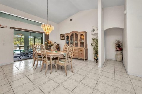House in Port Charlotte, Florida 3 bedrooms, 188.78 sq.m. № 1680336 - photo 9