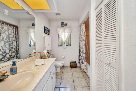 House in Port Charlotte, Florida 3 bedrooms, 188.78 sq.m. № 1680336 - photo 28