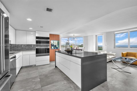 Condo in Miami Beach, Florida, 2 bedrooms № 2081378