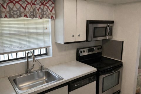 Copropriété à vendre à Miami, Floride: 2 chambres, 119.19 m2 № 2004027 - photo 9