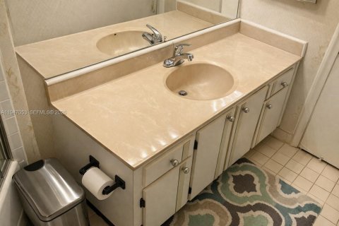 Copropriété à vendre à Miami, Floride: 2 chambres, 119.19 m2 № 2004027 - photo 18