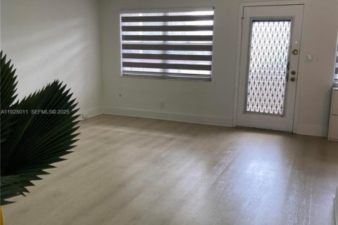 Condominio en venta en Coconut Creek, Florida, 2 dormitorios, 93.09 m2 № 1983849 - foto 17