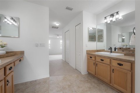 Villa ou maison à vendre à Wesley Chapel, Floride: 4 chambres, 235.23 m2 № 2198116 - photo 15