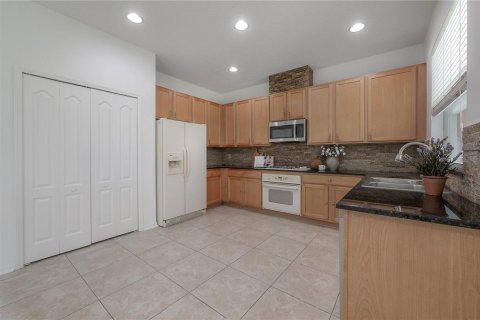 Villa ou maison à vendre à Wesley Chapel, Floride: 4 chambres, 235.23 m2 № 2198116 - photo 5