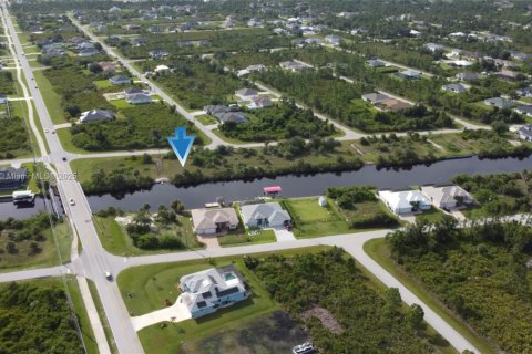 Terreno en venta en Port Charlotte, Florida № 1955477 - foto 4