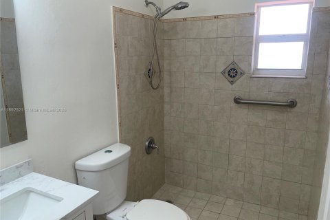 Снять в аренду виллу или дом в Майами, Флорида 3 спальни, 91.04м2, № 1946247 - фото 3