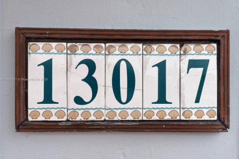 Снять в аренду виллу или дом в Майами, Флорида 3 спальни, 91.04м2, № 1946247 - фото 6