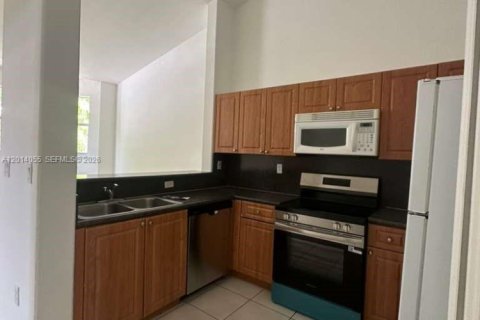 Condominio en alquiler en Homestead, Florida, 3 dormitorios, 99.96 m2 № 2076055 - foto 2