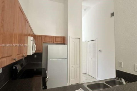 Condominio en alquiler en Homestead, Florida, 3 dormitorios, 99.96 m2 № 2076055 - foto 4