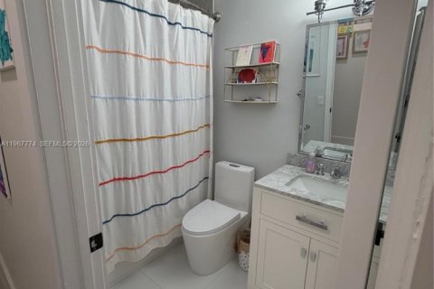 Adosado en venta en Doral, Florida, 3 dormitorios, 146.6 m2 № 2029911 - foto 10