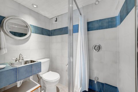 Condo in Lauderdale-by-the-Sea, Florida, 1 bedroom № 2265446 - photo 23
