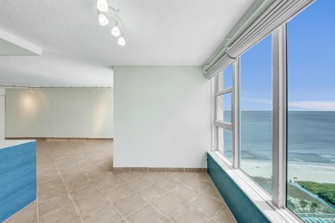 Condo in Lauderdale-by-the-Sea, Florida, 1 bedroom № 2265446 - photo 4