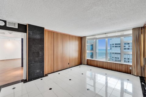 Condo in Lauderdale-by-the-Sea, Florida, 1 bedroom № 2265446 - photo 16