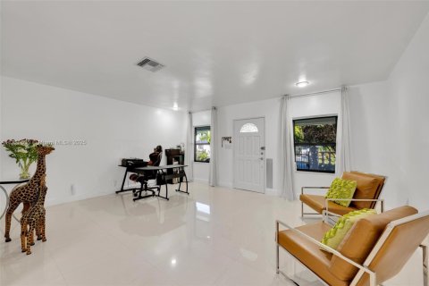 House in Hialeah, Florida 4 bedrooms, 198.44 sq.m. № 1984960 - photo 29