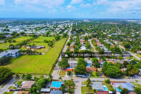 Villa ou maison à Pompano Beach, Floride 4 chambres, 136.38 m2 № 2031989