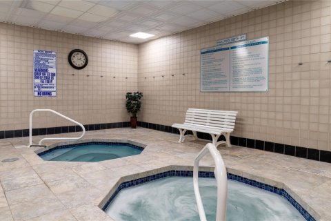 Condo in Pembroke Pines, Florida, 2 bedrooms № 2081444 - photo 14