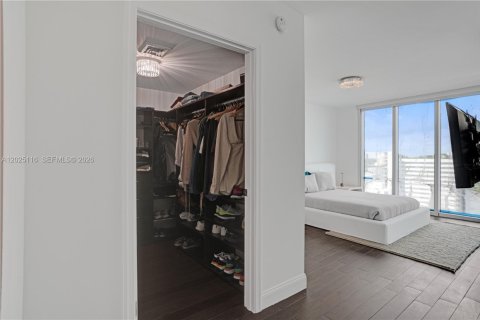 Copropriété à louer à North Bay Village, Floride: 5 chambres, 231.88 m2 № 2154889 - photo 17