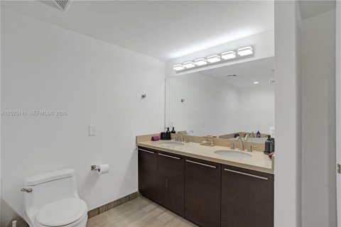 Copropriété à louer à North Bay Village, Floride: 5 chambres, 231.88 m2 № 2154889 - photo 30