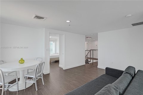 Copropriété à louer à North Bay Village, Floride: 5 chambres, 231.88 m2 № 2154889 - photo 24