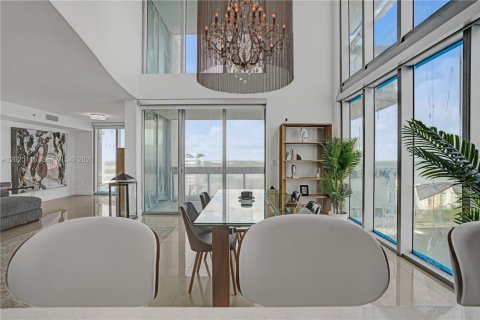 Copropriété à louer à North Bay Village, Floride: 5 chambres, 231.88 m2 № 2154889 - photo 11