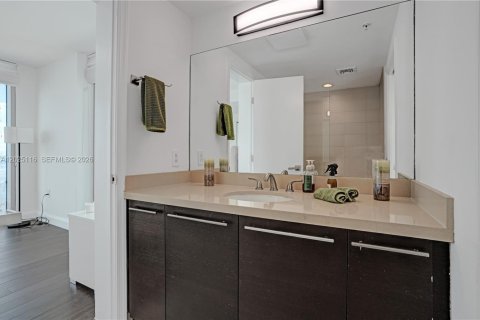 Copropriété à louer à North Bay Village, Floride: 5 chambres, 231.88 m2 № 2154889 - photo 20