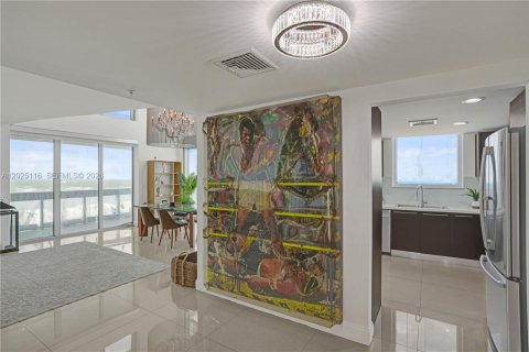 Copropriété à louer à North Bay Village, Floride: 5 chambres, 231.88 m2 № 2154889 - photo 12