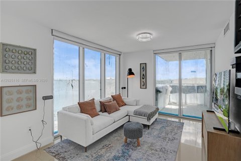 Copropriété à louer à North Bay Village, Floride: 5 chambres, 231.88 m2 № 2154889 - photo 13