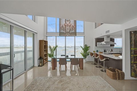Copropriété à louer à North Bay Village, Floride: 5 chambres, 231.88 m2 № 2154889 - photo 6