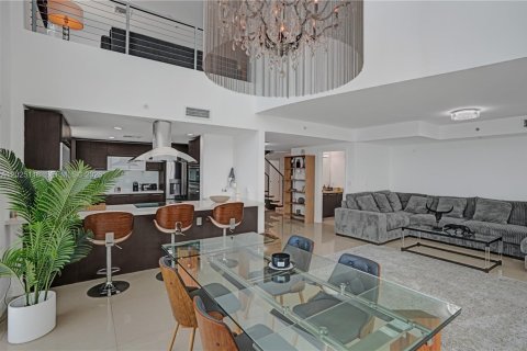 Copropriété à louer à North Bay Village, Floride: 5 chambres, 231.88 m2 № 2154889 - photo 3