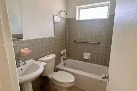 Снять в аренду виллу или дом в Халландейл-Бич, Флорида 2 спальни, 88.26м2, № 2005583 - фото 7