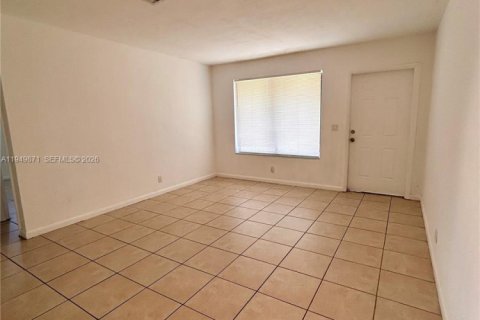 Снять в аренду виллу или дом в Халландейл-Бич, Флорида 2 спальни, 88.26м2, № 2005583 - фото 4