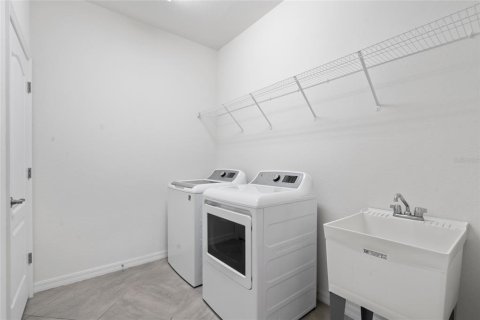 Casa en alquiler en Bradenton, Florida, 2 dormitorios, 177.26 m2 № 1637799 - foto 15