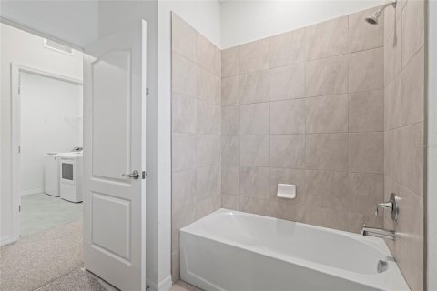 Casa en alquiler en Bradenton, Florida, 2 dormitorios, 177.26 m2 № 1637799 - foto 17