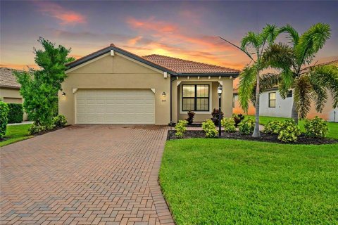 Casa en alquiler en Bradenton, Florida, 2 dormitorios, 177.26 m2 № 1637799 - foto 1