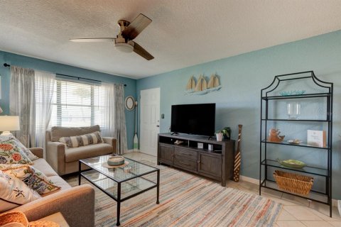 Villa ou maison à vendre à Ormond Beach, Floride: 3 chambres, 109.81 m2 № 2398979 - photo 10