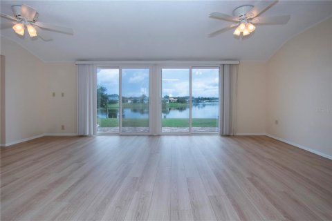 House in Sun City Center, Florida 3 bedrooms, 154.4 sq.m. № 1901899 - photo 11