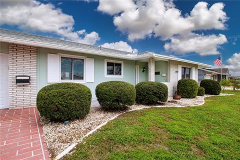 House in Sun City Center, Florida 3 bedrooms, 154.4 sq.m. № 1901899 - photo 5