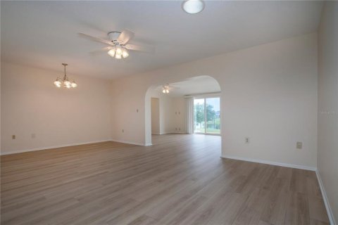 House in Sun City Center, Florida 3 bedrooms, 154.4 sq.m. № 1901899 - photo 8