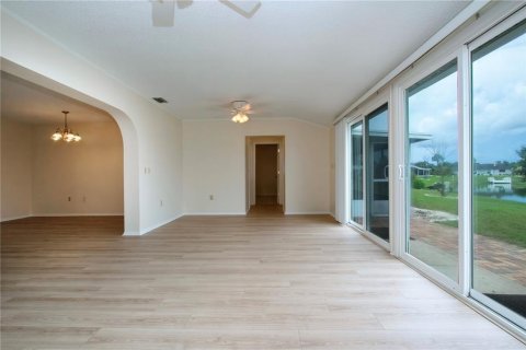 House in Sun City Center, Florida 3 bedrooms, 154.4 sq.m. № 1901899 - photo 14