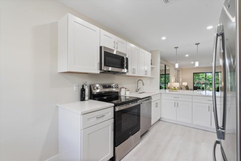 Condo in Boynton Beach, Florida, 2 bedrooms  № 2251642 - photo 12