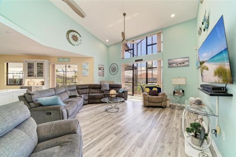 Casa en venta en Punta Gorda, Florida, 4 dormitorios, 395.86 m2 № 2212020 - foto 7