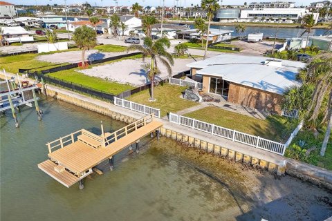 Casa en venta en Madeira Beach, Florida, 2 dormitorios, 138.98 m2 № 1855535 - foto 8
