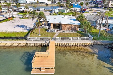 Casa en venta en Madeira Beach, Florida, 2 dormitorios, 138.98 m2 № 1855535 - foto 7