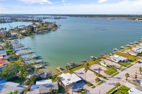 Casa en venta en Madeira Beach, Florida, 2 dormitorios, 138.98 m2 № 1855535 - foto 10