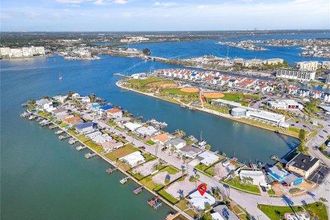 Casa en venta en Madeira Beach, Florida, 2 dormitorios, 138.98 m2 № 1855535 - foto 15
