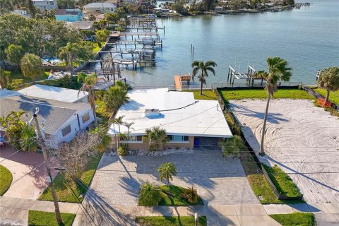 Casa en venta en Madeira Beach, Florida, 2 dormitorios, 138.98 m2 № 1855535 - foto 2